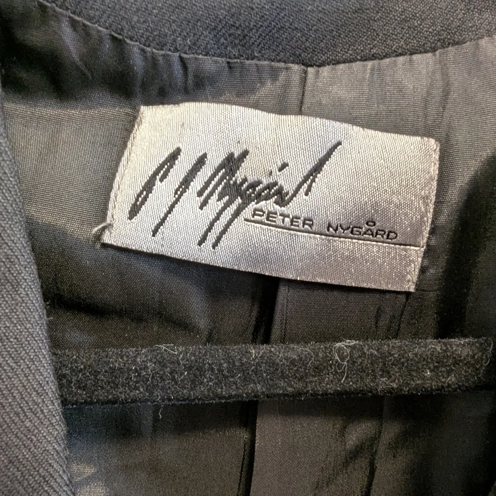 Peter Nygard Pure Virgin Wool Blazer - Picture 6 of 8